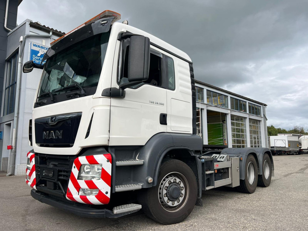 MAN TGS26.500 Neur Motor 75tkm! 6x6HD 90t GZG AHK - 1