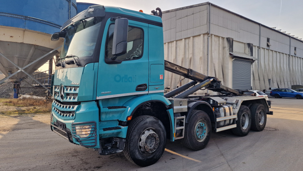 Mercedes-Benz Arocs 3251 E6 8x4 Retarder Blatt/Blatt AHK 26T - 1